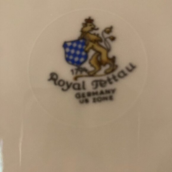 Royal Tettau "Melrose" 10-1/2" Dinner Plates Set of (4) - Picture 4 of 4